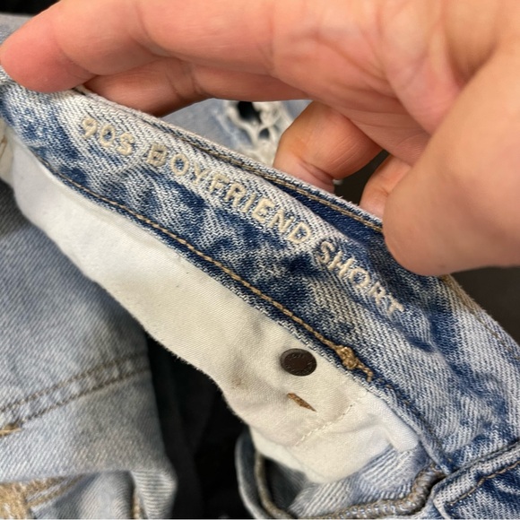 American Eagle 90’s Boyfriend Jean Shorts Button Fly Destroyed Womens 16 - Picture 6 of 8